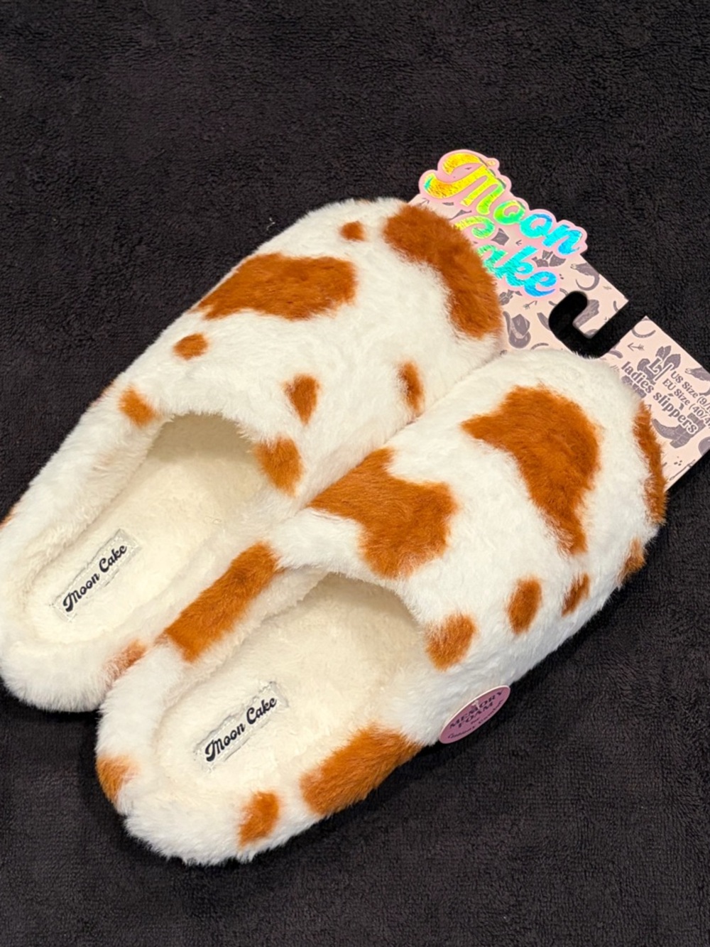 NWT Cute Cowhide Pattern White & Brown Slippers Size L 9/10 - Picture 3 of 6